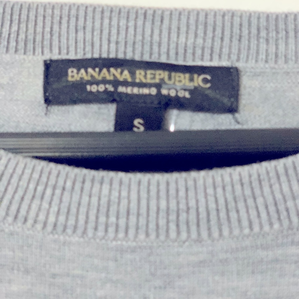 Banana Republic Light Gray Short Sleeve Knit Top - Picture 2 of 4
